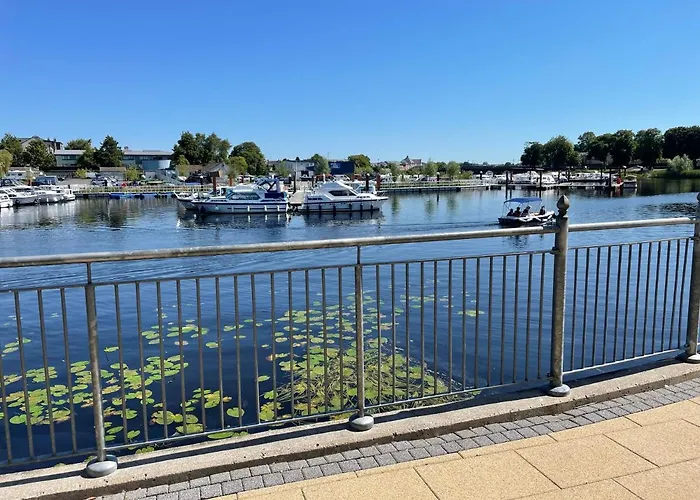 Five Bedroom Waterfront House 別荘 Carrick on Shannon